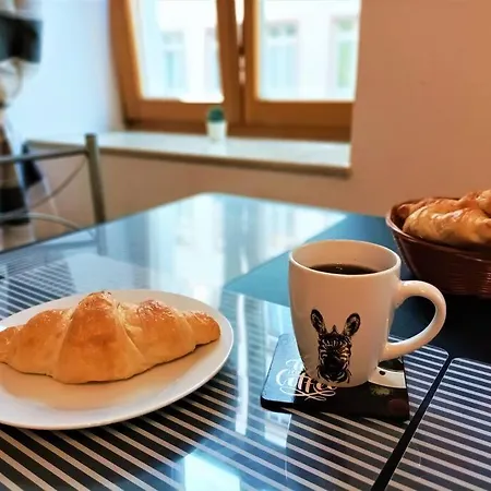 Modernes Mit Balkon アパート